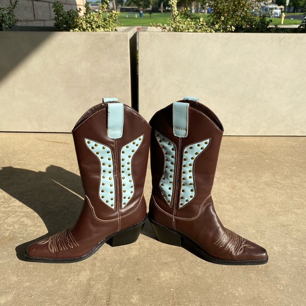 Brown/light blue leather cowboy boots